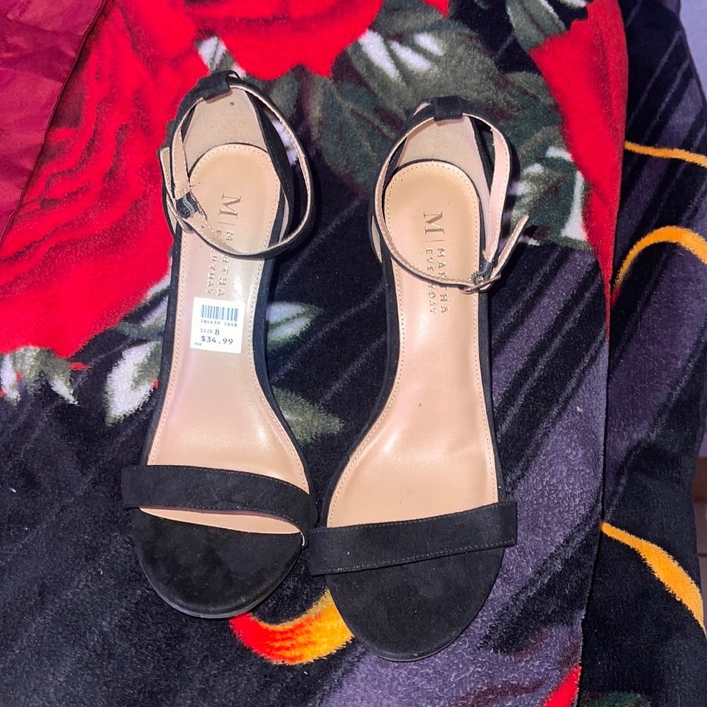 black heel never worn